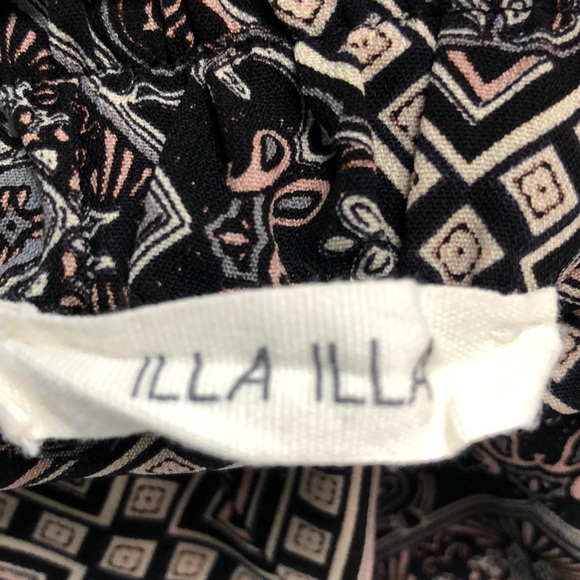 Fun and flirty patterned shorts - Picture 4 of 4